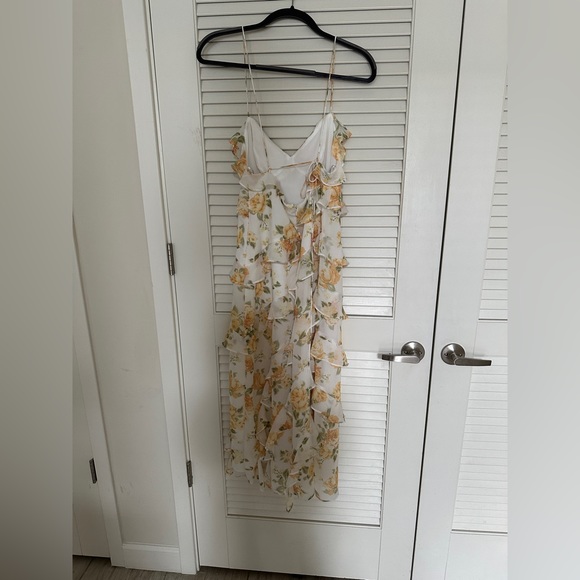ASOS Ever New Petite ruffle maxi dress in yellow floral size 4 - Picture 6 of 8